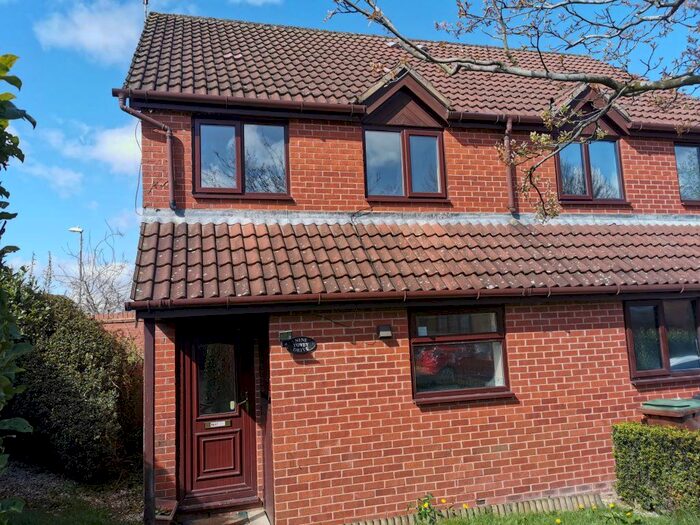 3 Bedroom Property To Rent In Tovey Drive, Daventry, NN11