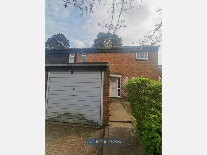 3 Bedroom End Of Terrace House To Rent In Pendlebury, Bracknell, RG12