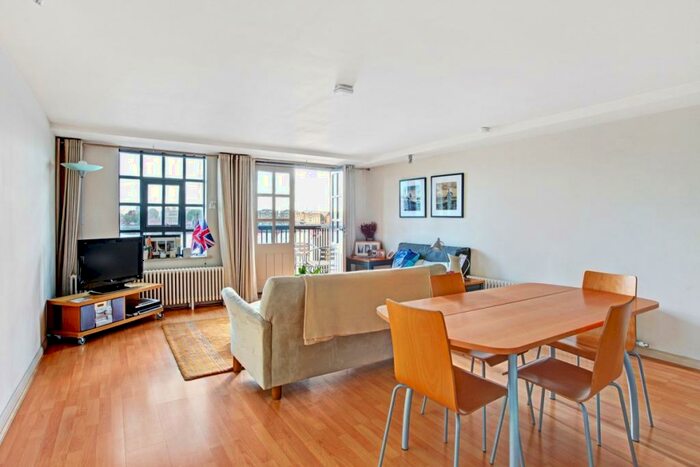 1 Bedroom Flat To Rent In Merchant Court, Wapping Wall, E1W