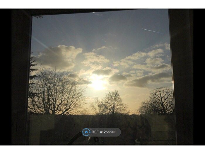 1 Bedroom Flat To Rent In Rossiter Lodge, Guildford, GU1