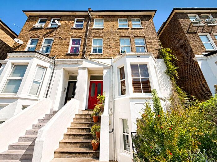 1 Bedroom Flat For Sale In Limes Grove, London, SE13