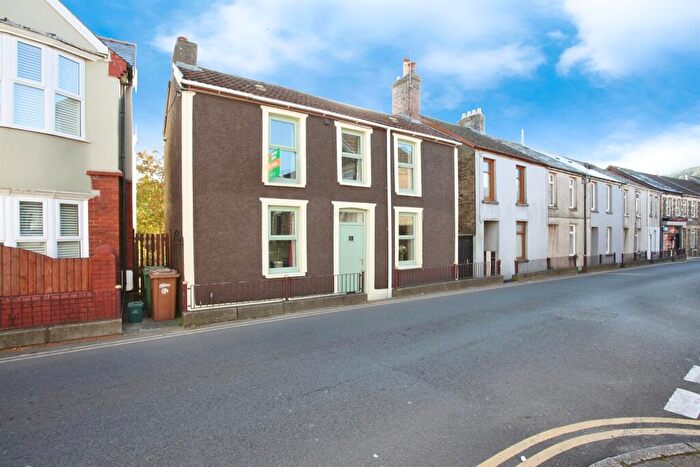 3 Bedroom Detached House For Sale In Clifton Street, Caerphilly, CF83