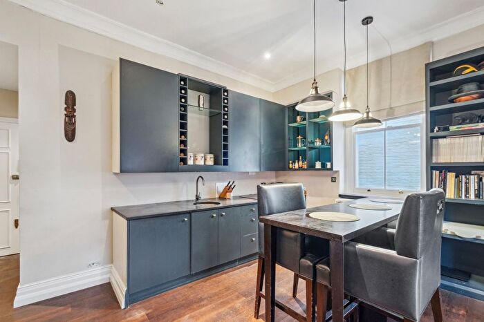 1 Bedroom Flat For Sale In Old Brompton Road, Earls Court, SW5