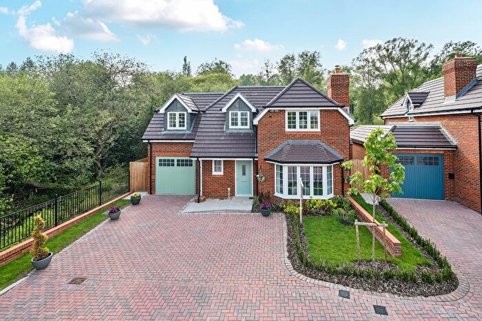 4 Bedroom Detached House For Sale In The Wickets, Fullers Road, Rowledge, Farnham, GU10