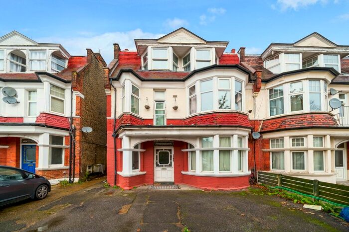 Studio To Rent In Lynton Road, London, W3