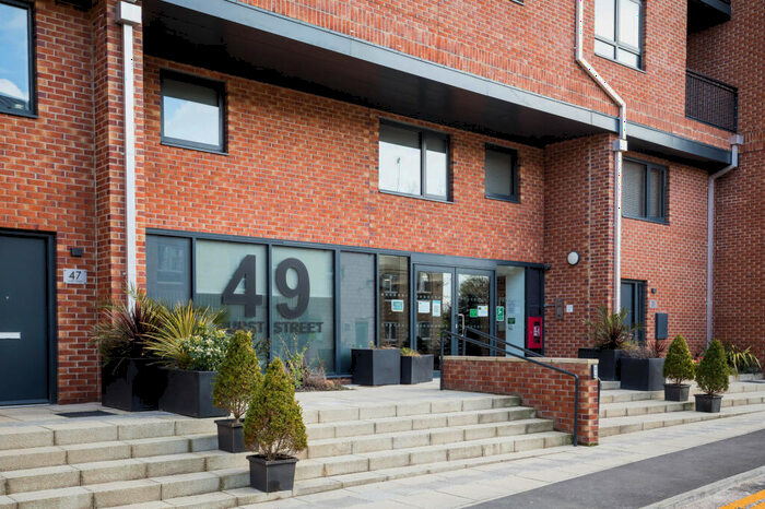 2 Bedroom Apartment To Rent In Hurst Street, L1