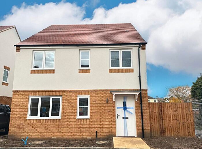 3 Bedroom Detached House To Rent In Harborough Road North, Northampton, NN2