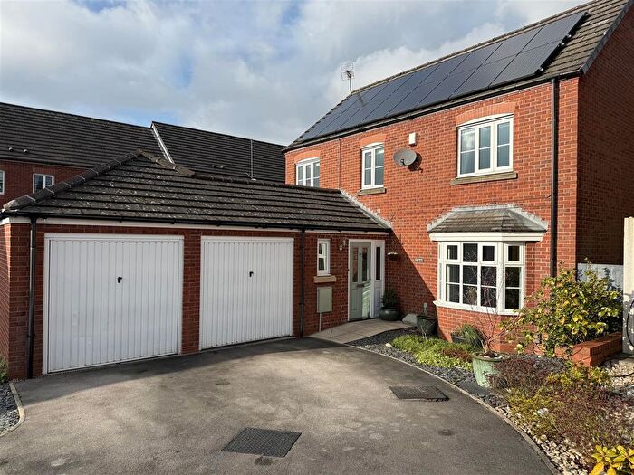 4 Bedroom Detached House For Sale In Milne Close, Dukinfield, SK16