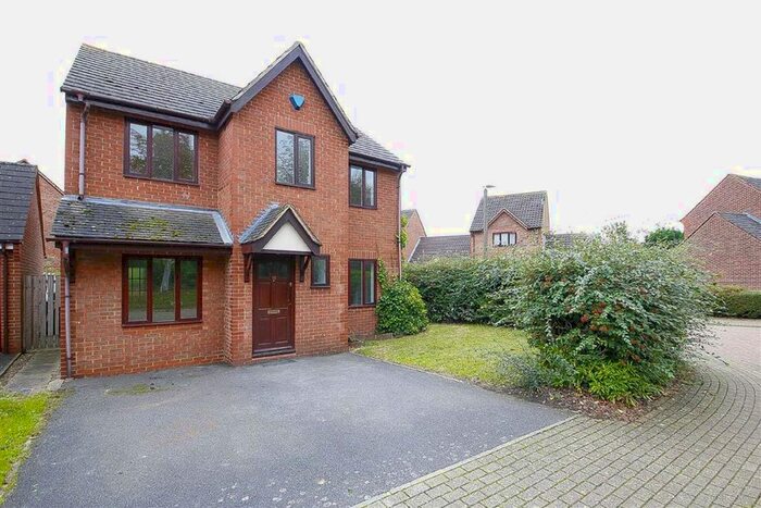 4 Bedroom Detached House To Rent In Bickleigh Crescent, Furzton, Milton Keynes, MK4