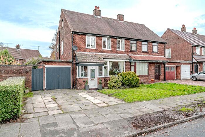 5 Bedroom Semi Detached House For Sale In Bannister Drive, Leyland, PR25