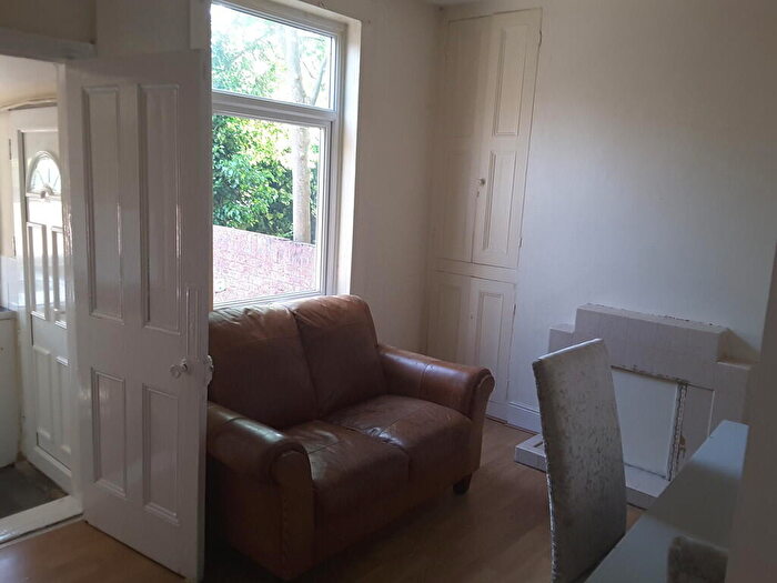 2 Bedroom End Of Terrace House To Rent In Kings Road, Wheatley, DN1