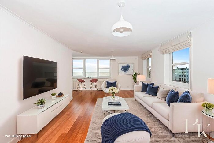 3 Bedroom Flat For Sale In Courtenay Terrace, Hove, BN3