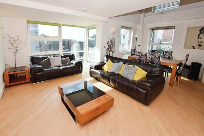3 Bedroom Flat To Rent In , Whitworth Street West, Southern Gateway, Manchester, M1