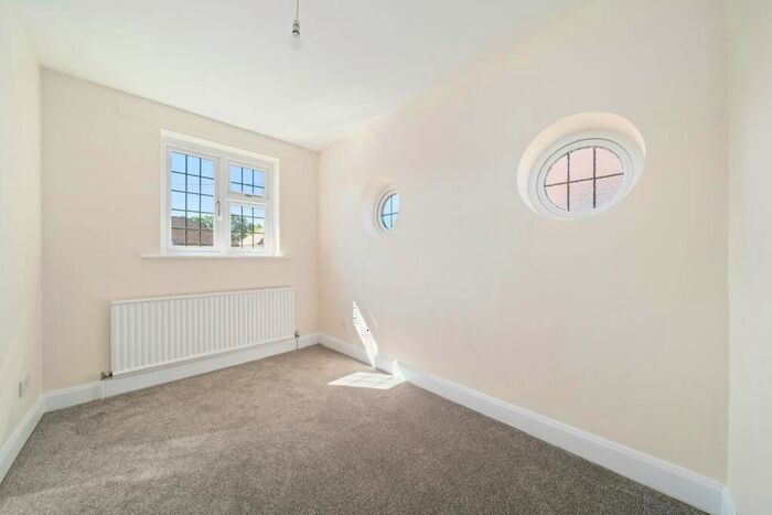 5 Bedroom Semi-Detached House To Rent In Manor Drive, Esher, KT10