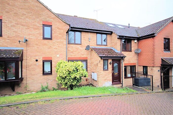 3 Bedroom Terraced House For Sale In Bushmead, LU2