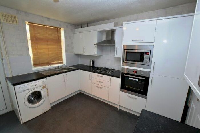 2 Bedroom Property To Rent In St. Helens Street, Chesterfield, S41