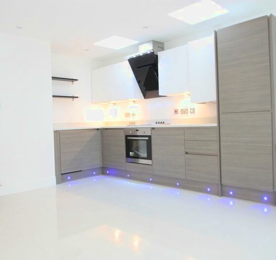 2 Bedroom Flat To Rent In Shakespeare Road, Brixton, SE24