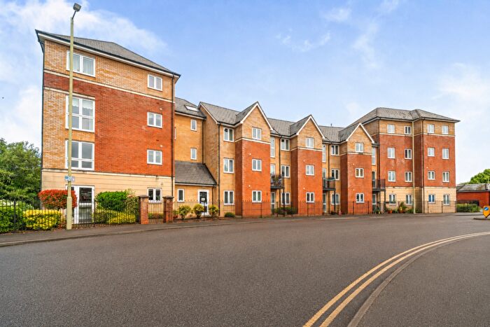 2 Bedroom Apartment For Sale In Willow Grange, Wantage, OX12