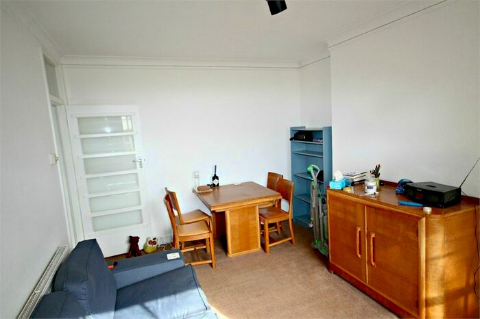 1 Bedroom Flat To Rent In Kingsley Court, St Pauls Avenue, London, NW2