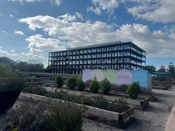 1 Bedroom Apartment To Rent In Lakeshore - Bristol, BS13
