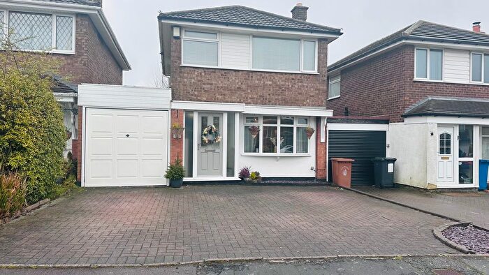3 Bedroom Link Detached House For Sale In Holly Grove Lane, Burntwood, WS7