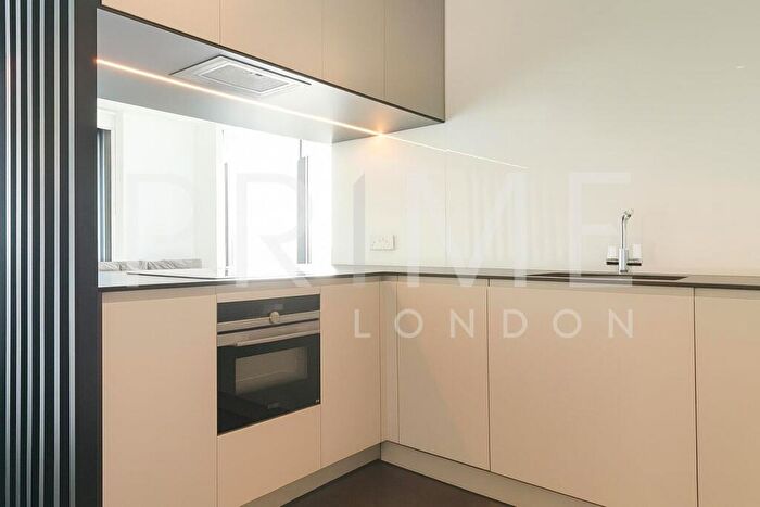 2 Bedroom Apartment For Sale In Amory Tower, Marsh Wall, Canary Wharf, E14
