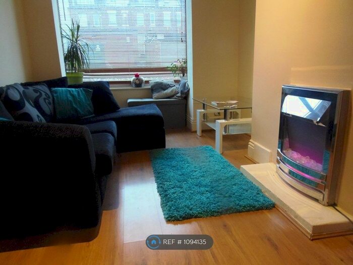 1 Bedroom Flat To Rent In Aston St, Leeds, LS13