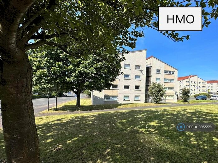 4 Bedroom Flat To Rent In Chapel Street, Glasgow, G73