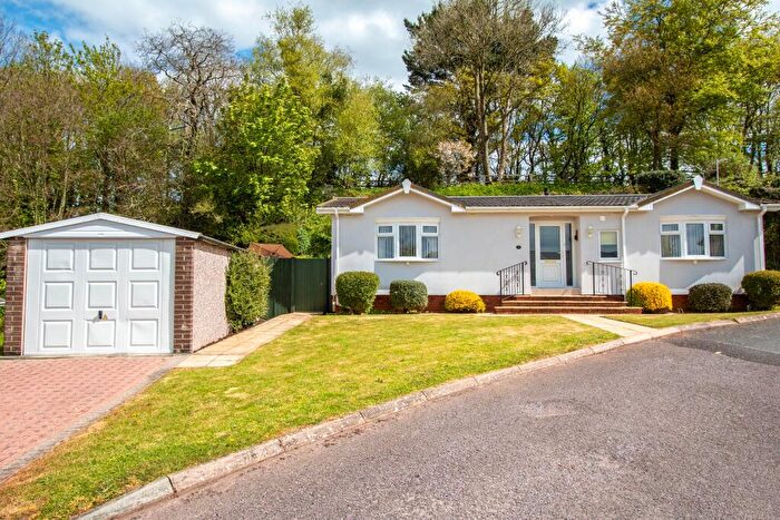 2 Bedroom Park Home For Sale In Willow View Park, Whimple, EX5