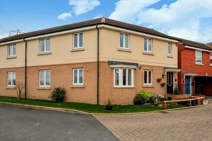 2 Bedroom Maisonette To Rent In Cow Ground, Aylesbury, HP18