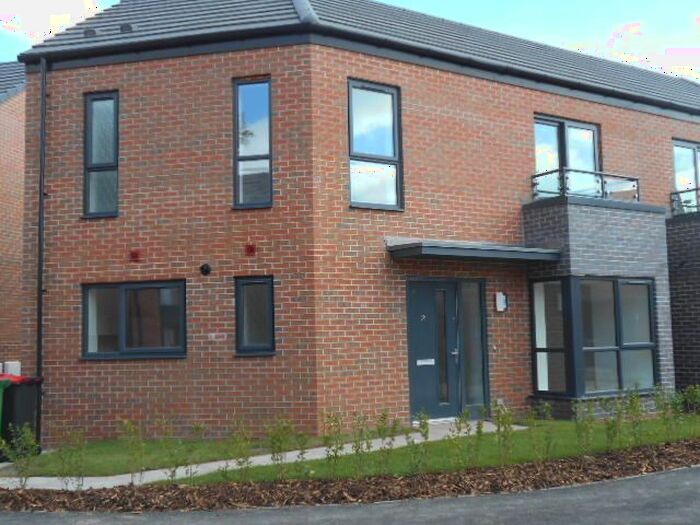 3 Bedroom Semi-Detached House To Rent In Hollybush Road, Telford, TF7