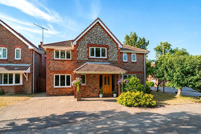 4 Bedroom Detached House For Sale In Chawton End Close, Four Marks, Alton, Hampshire, GU34