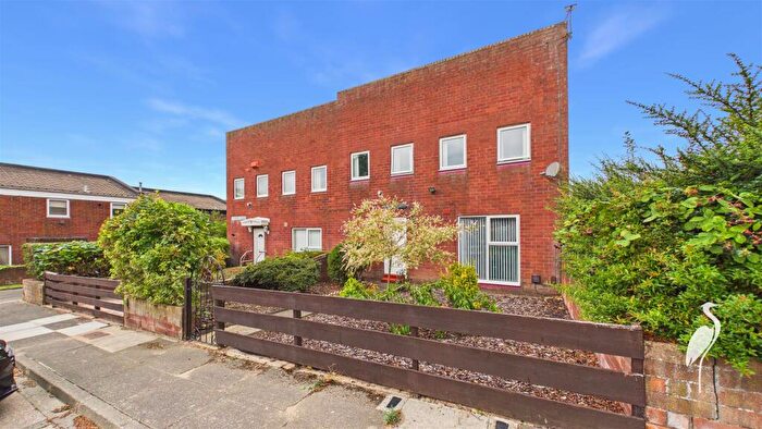 3 Bedroom Semi-Detached House For Sale In Clarendon Square, Southwick, Sunderland, SR5