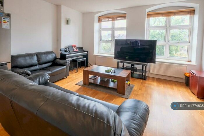 2 Bedroom Flat To Rent In Gazelle House, London, E15