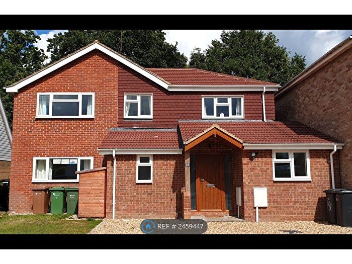 4 Bedroom Detached House To Rent In Collingwood Crescent, Guildford, GU1