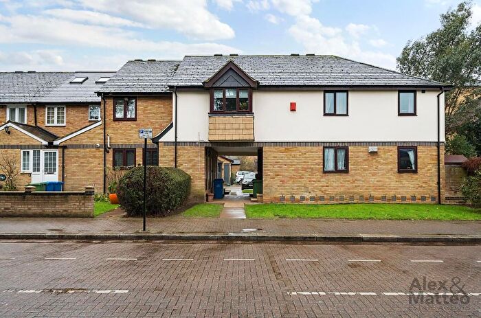 2 Bedroom Flat To Rent In Midship Close, Rotherhithe, SE16