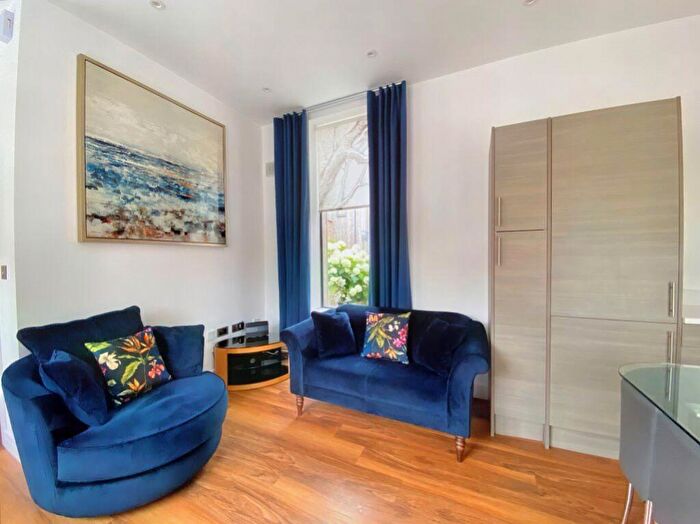 1 Bedroom Flat To Rent In The Old Courthouse, GU29