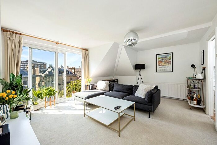 2 Bedroom Flat For Sale In Second Avenue, Hove, BN3