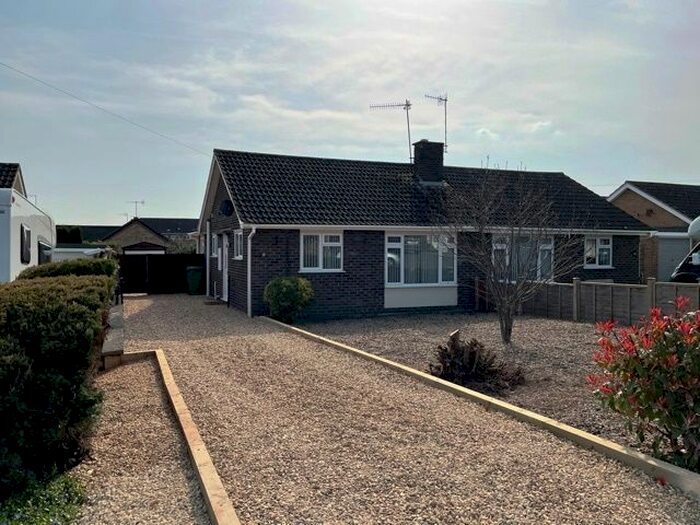 2 Bedroom Bungalow To Rent In Evendene Road, Evesham, WR11