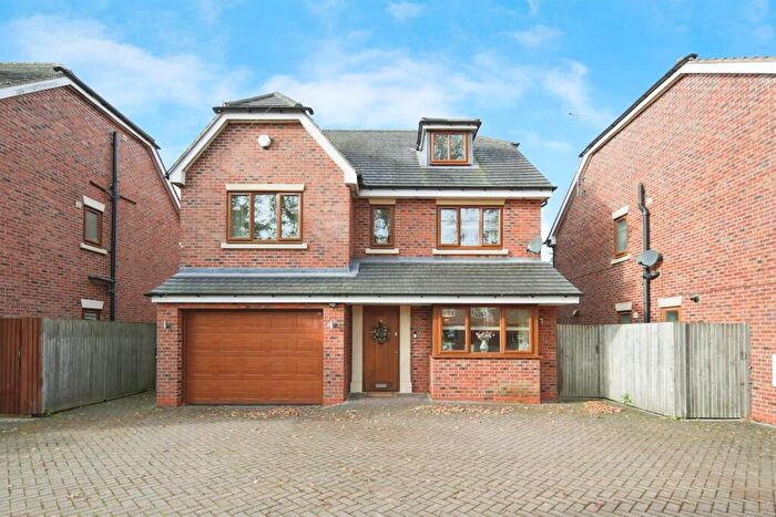 5 Bedroom Detached House For Sale In Kenilworth Road, Balsall Common, Coventry, CV7