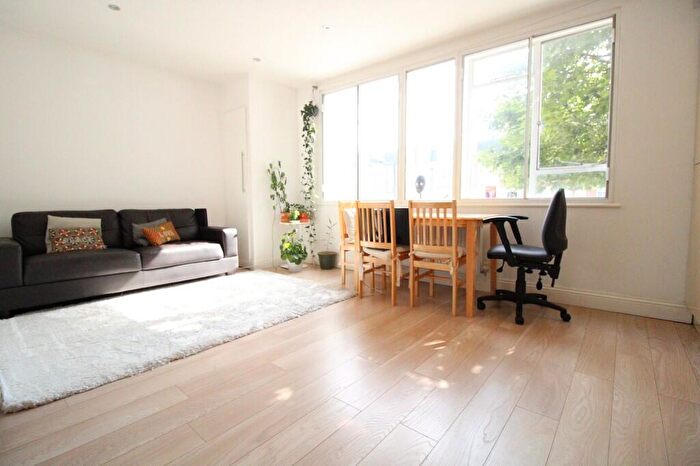 1 Bedroom Flat To Rent In Holloway Road, London, N7