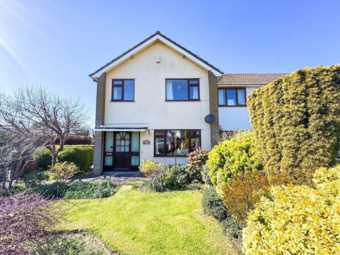 3 Bedroom Semi Detached House For Sale In Amberley Road, Patchway, BS34