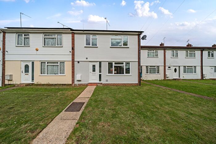 3 Bedroom Terraced House To Rent In Spring Close, Maidenhead, SL6