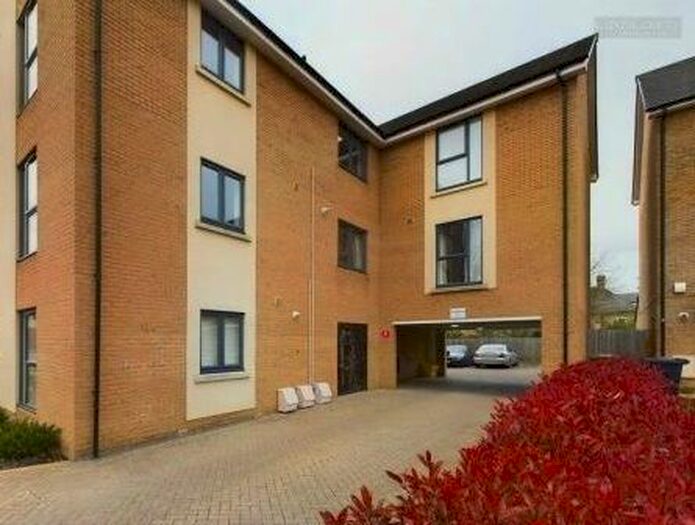 2 Bedroom Flat To Rent In St. Johns Close, Peterborough, PE3