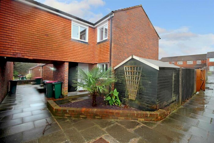 3 Bedroom Property To Rent In Lovell Path, Ifield, Crawley, RH11