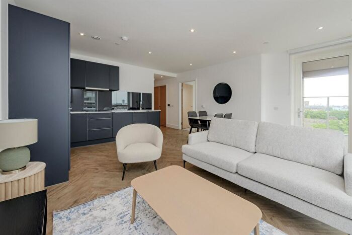 2 Bedroom Apartment To Rent In Estelle House, Upper East, E3