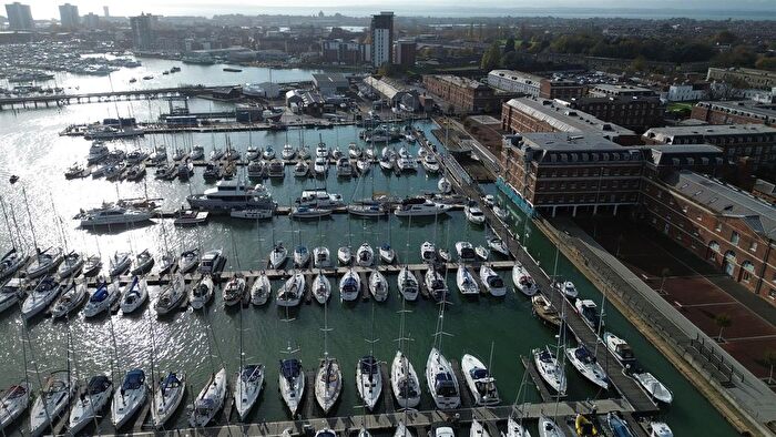 2 Bedroom Flat For Sale In Royal Clarence Yard, Weevil Lane, Gosport, PO12