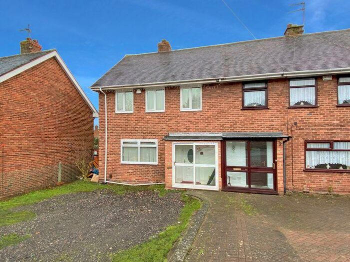 3 Bedroom Semi-Detached House To Rent In Fleming Road, Quinton, B32