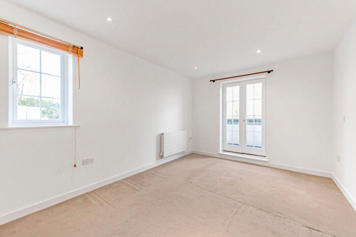 2 Bedroom Flat To Rent In Brookshill Gate, Harrow, HA3