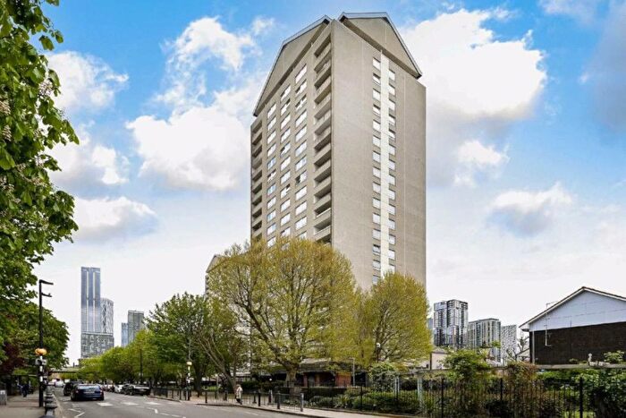 2 Bedroom Flat For Sale In Flat, Bowsprit Point, Westferry Road, London, Greater London, E14